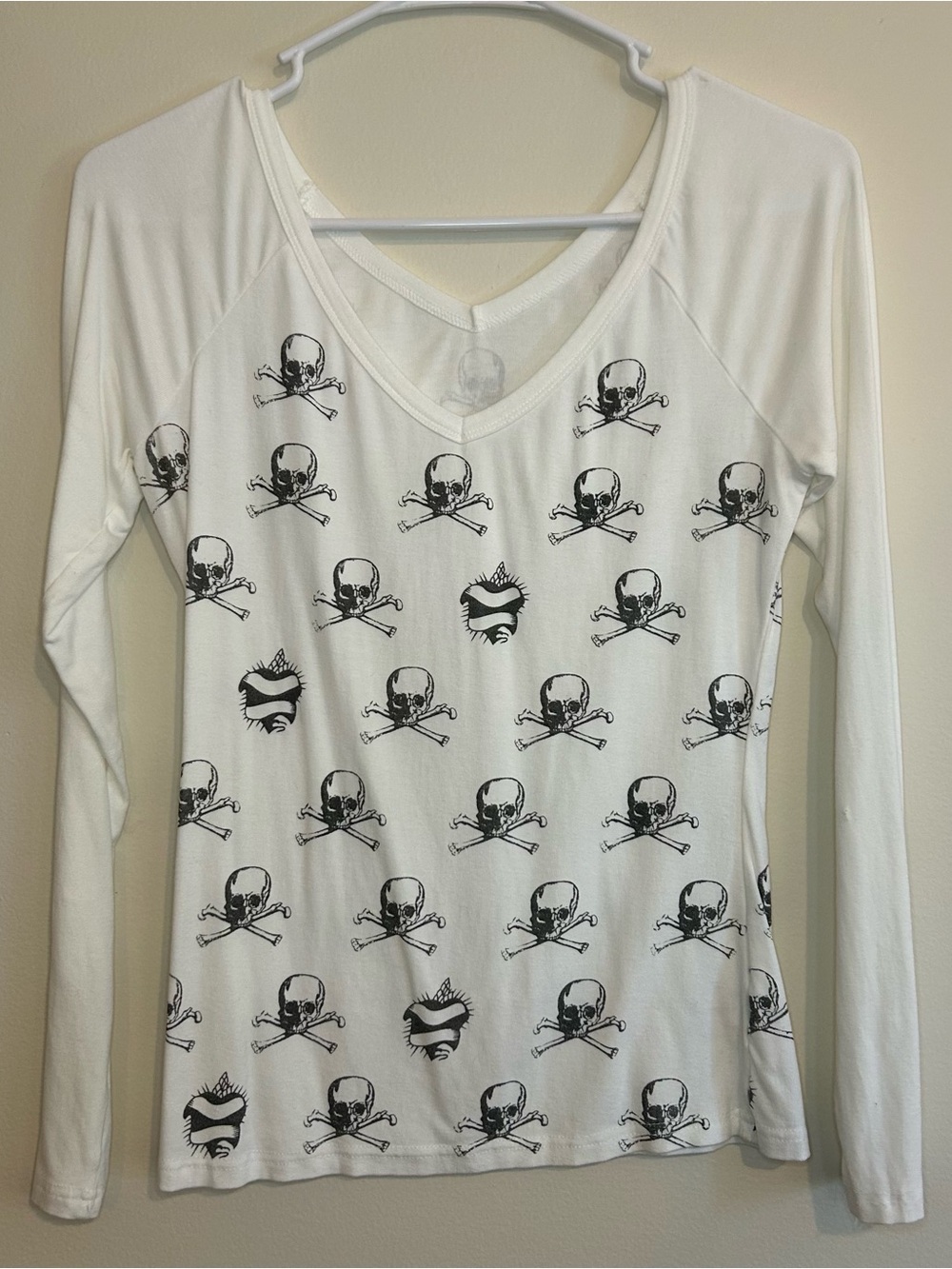 White Long Sleeve Skull & Crossbones V-Neck Top